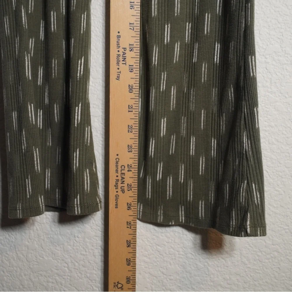 Aerie Flare Leggings Green and White Stretch Comfy Pants Women’s Size XS
